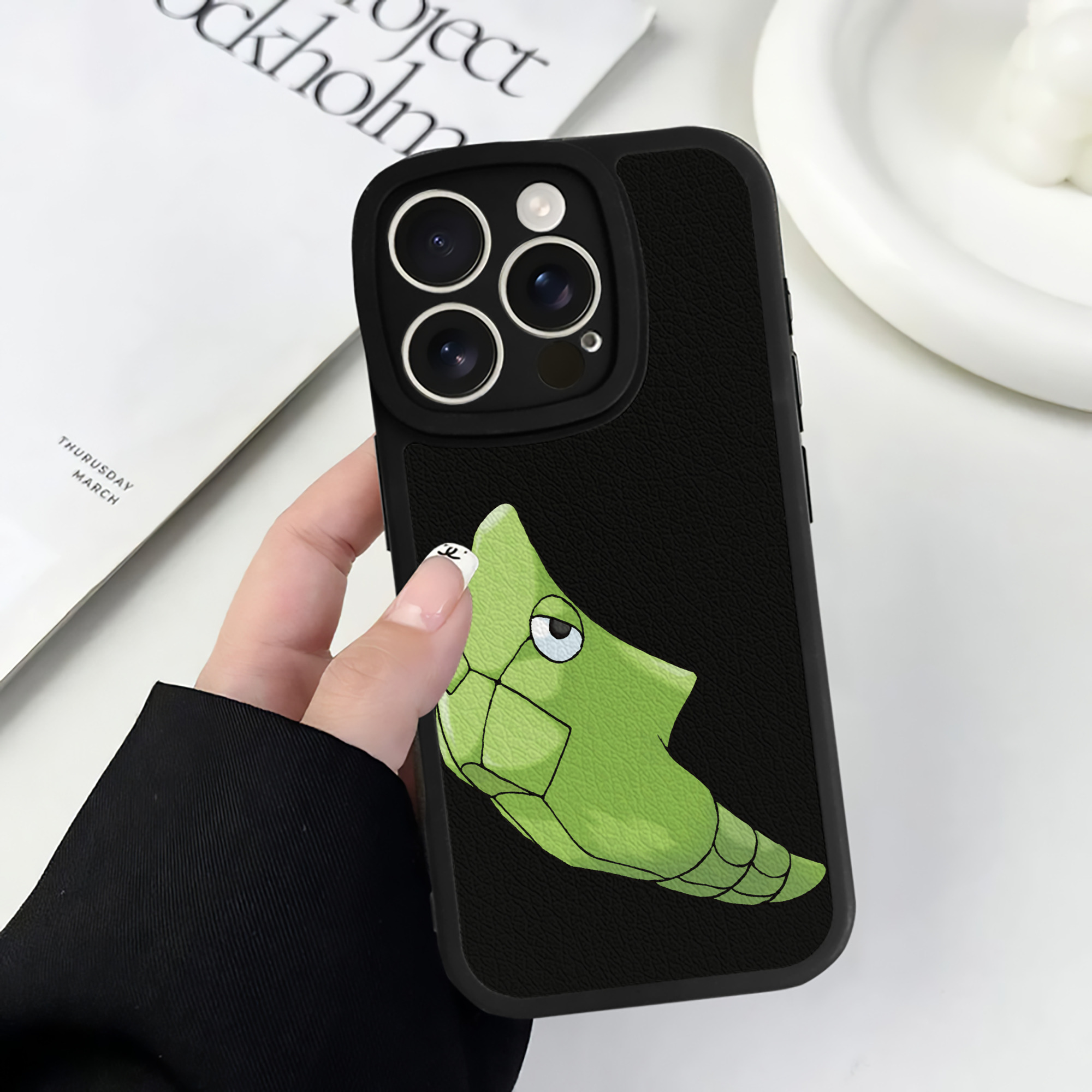 （画像用） ポケットモンスター Pokémon 【iPhone 16シリーズ対応】シリコンスマホケース（レザー調） 材質：シリコン